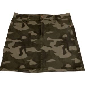 Camouflage mini-skirt size 9 women’s juniors